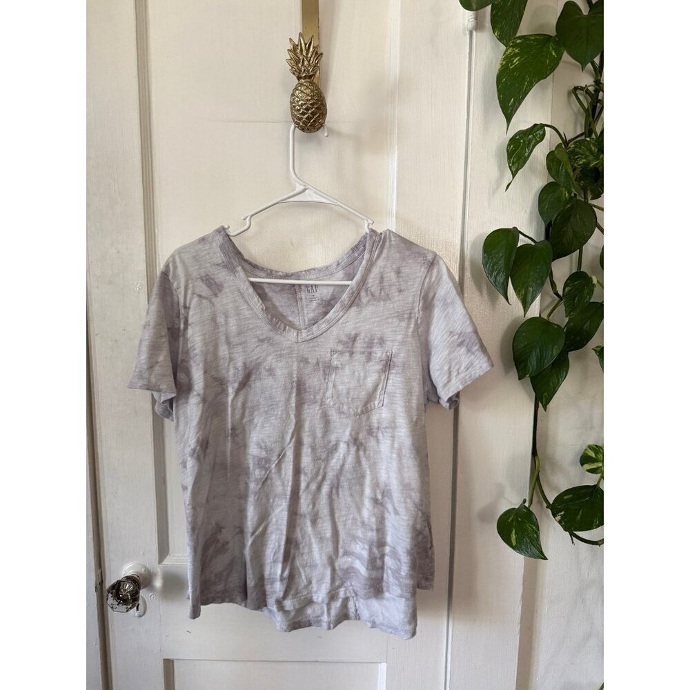 Gap women’s size medium everysoft gray t-shirt